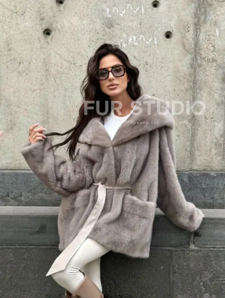 Шуба Oversize из меха цельной норки с капюшоном - фото 6