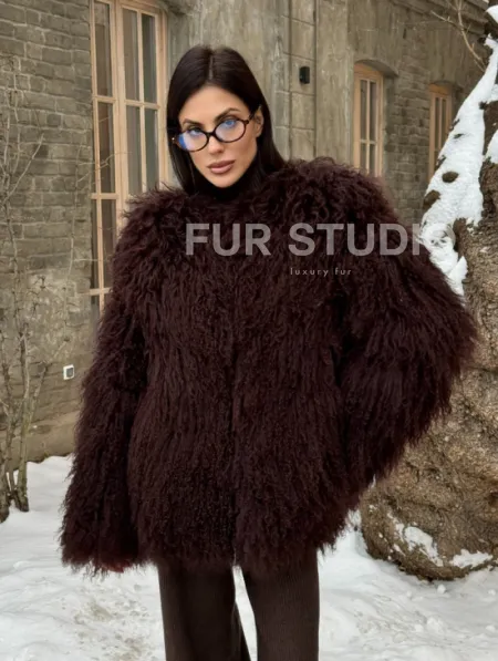 Шуба коричневая из меха ламы - фото 2
