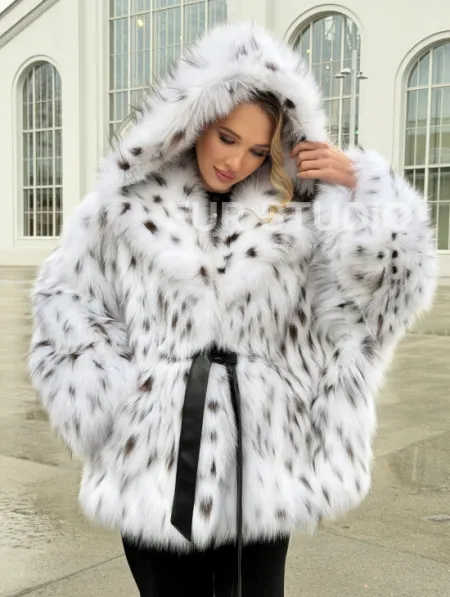 Шуба из лисьего меха под рысь с капюшоном - фото 11