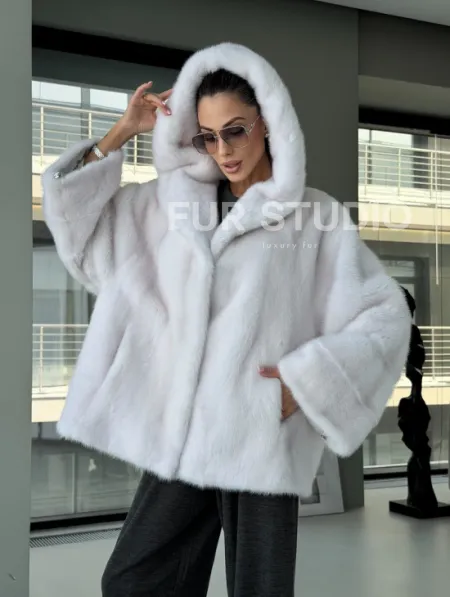 Белый норковый полушубок с капюшоном кобра - фото 16