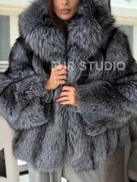 Полушубок из чернобурки с капюшоном - фото 3