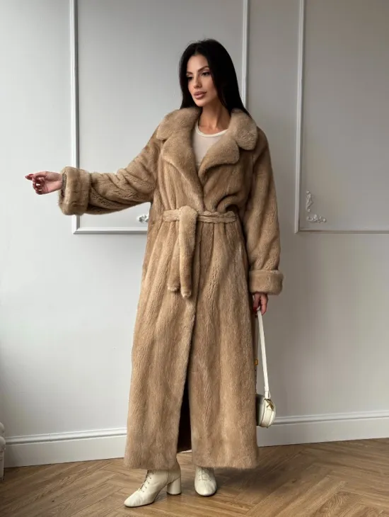 Длинная модная шуба кимоно из меха скандинавской норки со шлицей - фото 10