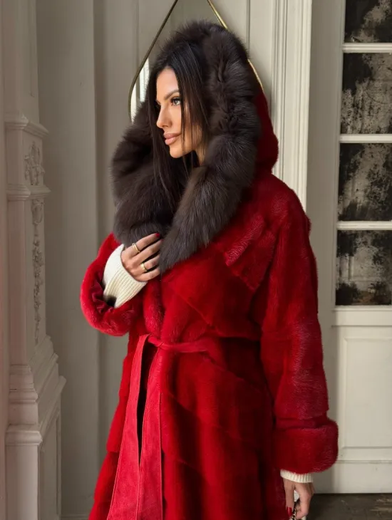 Красное меховое кимоно из аукционной норки с капюшоном куница - фото 3