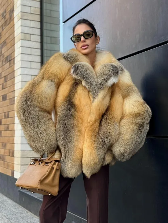 Золотистая шуба из натурального меха лисы цельные пластины - фото 10