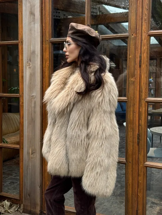 Шуба женская из меха тонированной лисы - английский воротник - фото 7