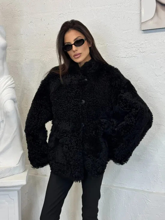 Черный двухсторонний полушубок из натурального меха овчины - фото 6