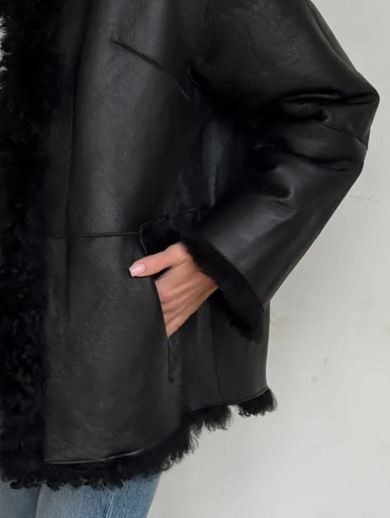Черная двусторонняя женская дубленка зима 2025 - фото 1
