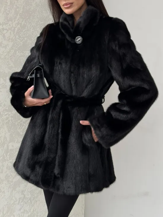Норковый полушубок с воротником стойка и меховым поясом - фото 1