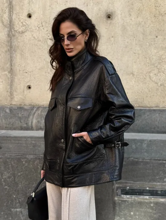 Модная черная куртка из натуральной кожи 