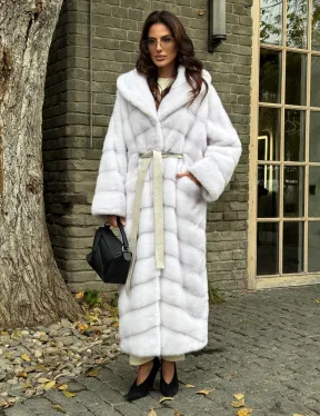 Белая норковая шуба с капюшоном - фото 8