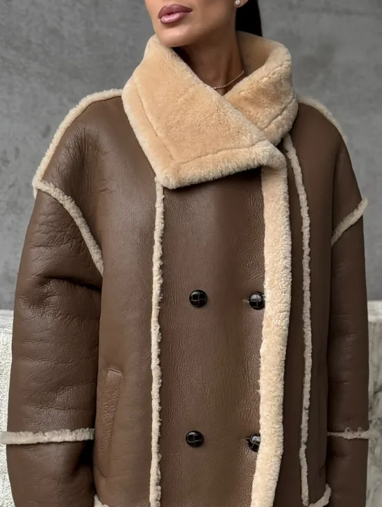 Коричневая женская дубленка - фото 1