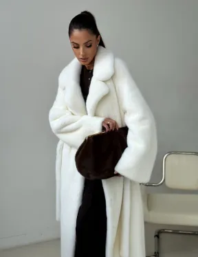 Белая длинная норковая шуба - фото 14