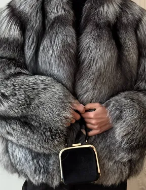 Шуба из чернобурки - фото 1