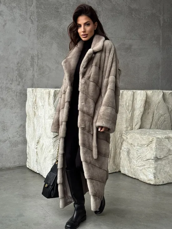 Удлинённая норковая шуба с поясом - фото 0