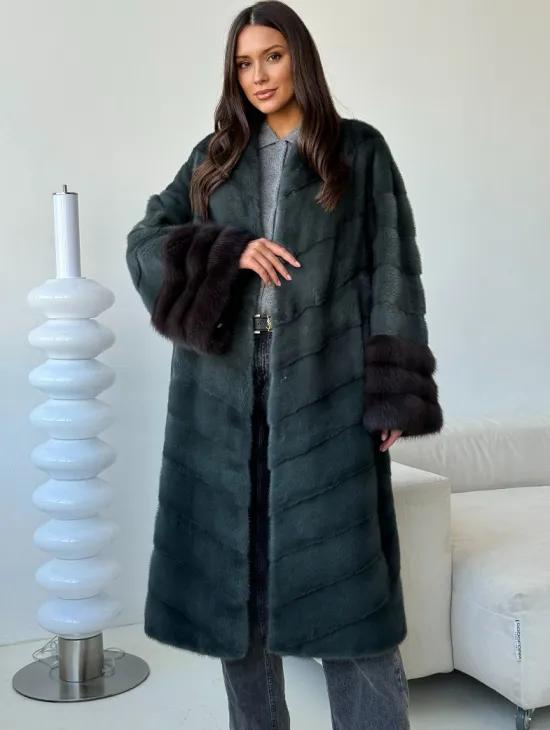 Норковая шуба с манжетами из куницы - цвет зеленый - фото 0