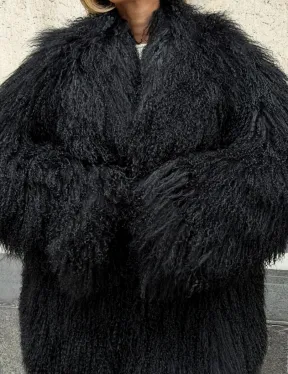 Черная шуба из ламы V-образный вырез - фото 2