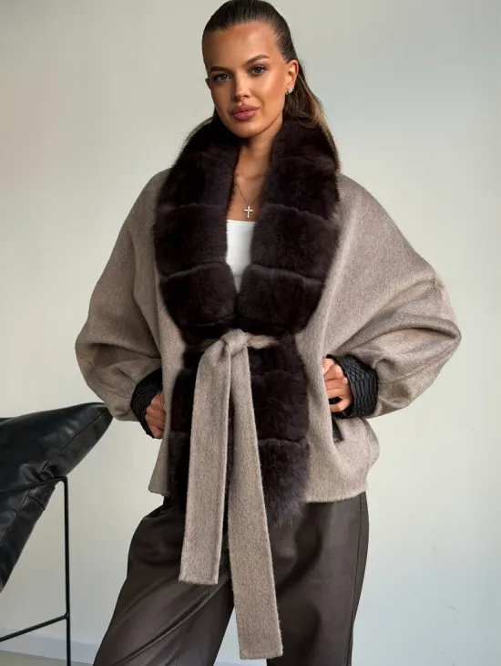 Пальто с мехом финского песца - фото 5