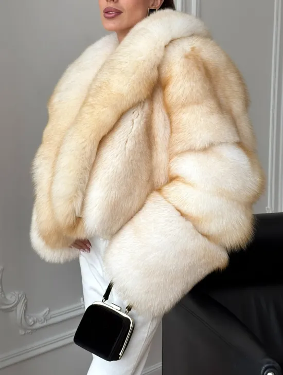Шуба короткая из меха финского песца - фото 4