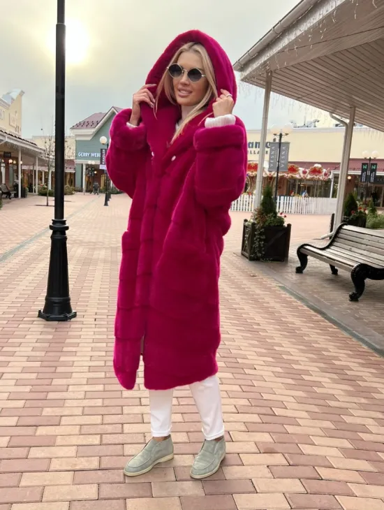 Шуба из скандинавской норки с капюшоном в розовом цвете - фото 1